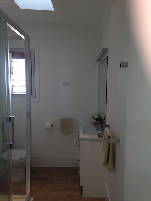 Cardwell Beachfront Motel - Holiday Sunshine Coast 5