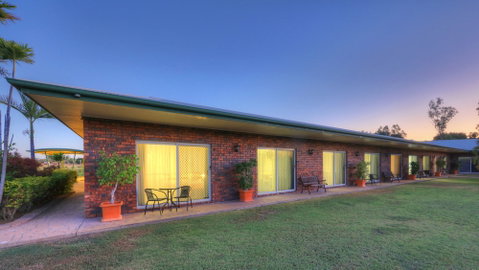 Heritage Lodge Motel - Sunshine Coast Tourism 6