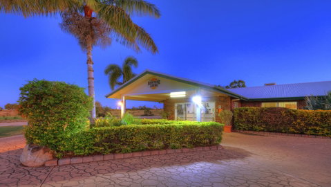 Heritage Lodge Motel - Sunshine Coast Tourism 0