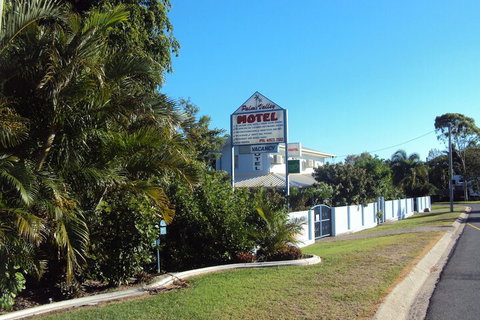 Palm Valley Motel And Self-contained Holiday Units - Holiday Sunshine Coast 2