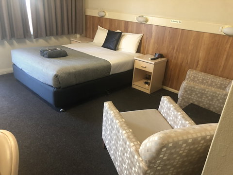 Wattle Tree Motel - Sunshine Coast Tourism 6