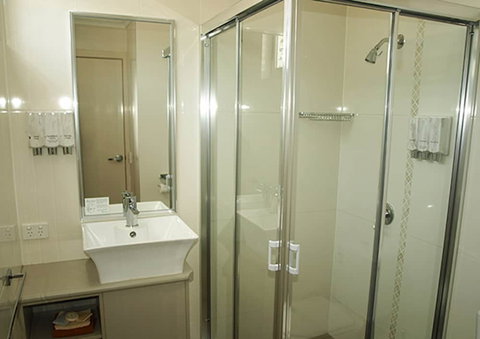 Smart Stayzzz Inns Clermont - Holiday Sunshine Coast 6