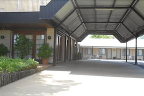 All Seasons Motor Lodge - Holiday Sunshine Coast 1