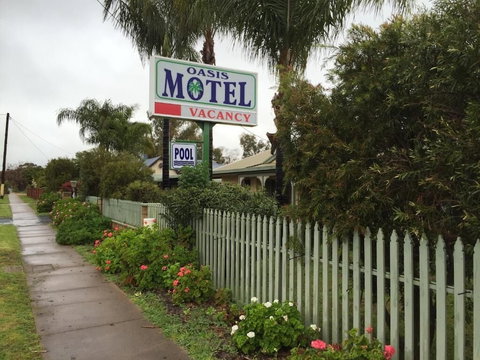 Oasis Motel Peak Hill - Holiday Sunshine Coast 6