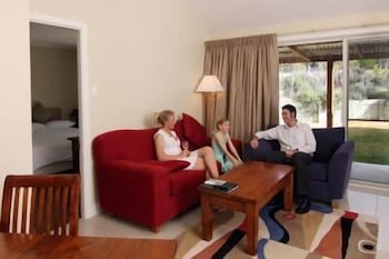 Moore Park Apartments - Holiday Sunshine Coast 0