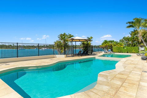 Aqua Linea - Holiday Sunshine Coast 2