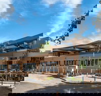 Southend Hotel - Holiday Sunshine Coast