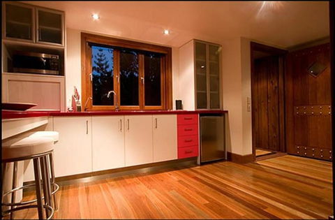 King Ludwigs Cottage - Holiday Sunshine Coast 2