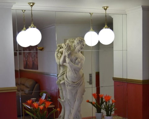 Golden Age Motor Inn Queanbeyan - Sunshine Coast Tourism 6