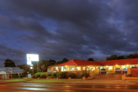 Jumbuck Motor Inn - Sunshine Coast Tourism 4