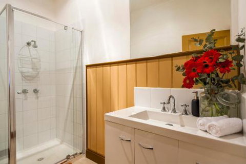 2 Dukes Daylesford - Sunshine Coast Tourism 1