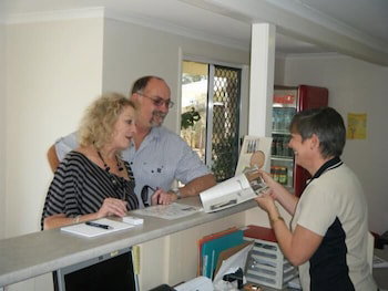 Pepper Tree Cabins - Holiday Sunshine Coast 3