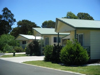 Pepper Tree Cabins - Holiday Sunshine Coast 0