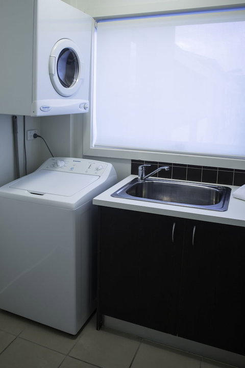 Oceanic On Thompson Apartments - Holiday Sunshine Coast 5