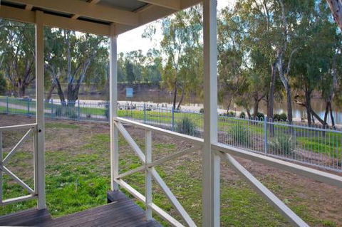 Wagga Wagga Beach Caravan Park - Sunshine Coast Tourism 1