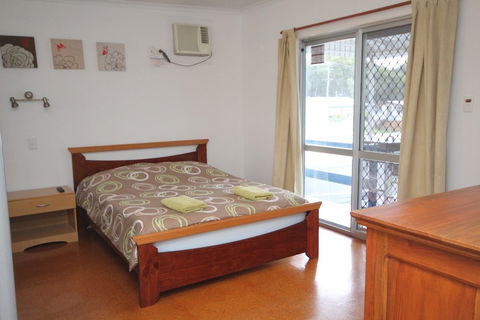 Seaforth Holiday Units - Sunshine Coast Tourism 1