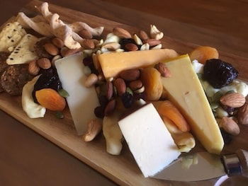 Wine And Roses B&B - Sunshine Coast Tourism 3