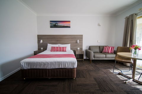 Hamiltonâ€™s Queanbeyan Motel - Holiday Sunshine Coast 4
