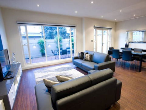 Precinct On Jardine Accommodation - Holiday Sunshine Coast 1