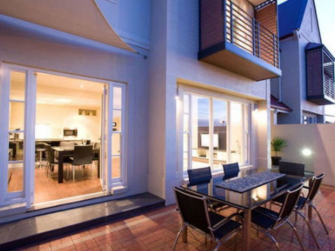 Precinct On Jardine Accommodation - Holiday Sunshine Coast 2