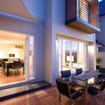Precinct On Jardine Accommodation - Holiday Sunshine Coast 0