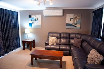 Pelican Shore Villas - Holiday Sunshine Coast 3