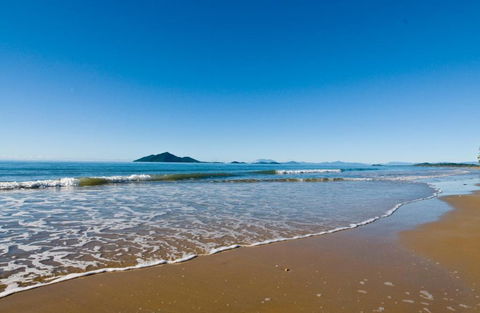 Sejala Beach Huts - Holiday Sunshine Coast 1