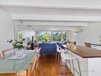 Bayside St Johns Close - Holiday Sunshine Coast 0