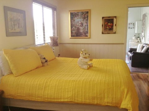 Must Love Dogs B&b - Holiday Sunshine Coast 5