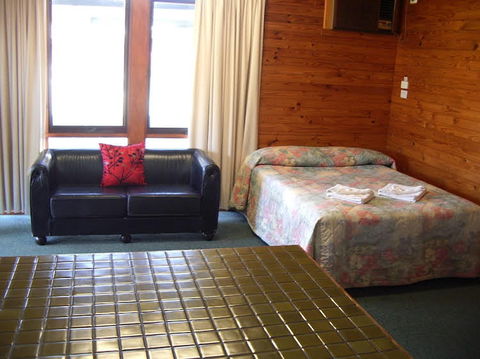 Aaroona Holiday Resort - Holiday Sunshine Coast 0