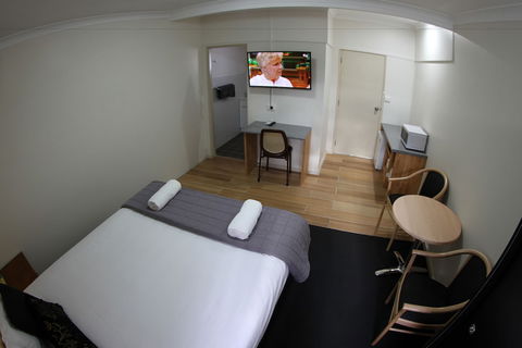 Sleepy Hill Motor Inn - Sunshine Coast Tourism 5