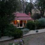 Sinnamons Cottage - Sunshine Coast Tourism 0