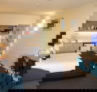 Shoreline Hotel - Sunshine Coast Tourism