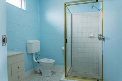 Artesian Motor Inn - Holiday Sunshine Coast 1