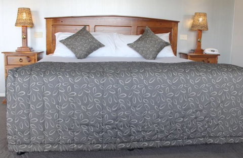 Saltbush Motor Inn - Holiday Sunshine Coast 5