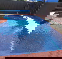 Saltbush Motor Inn - Sunshine Coast Tourism