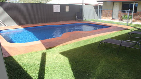 Saltbush Motor Inn - Holiday Sunshine Coast 1