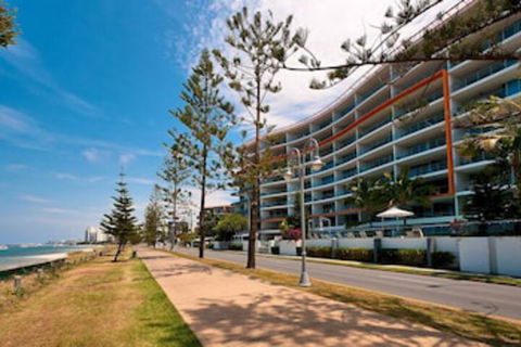 Silvershore Apartments On The Broadwater - Sunshine Coast Tourism 0