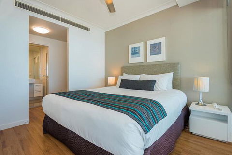 Silvershore Apartments On The Broadwater - Sunshine Coast Tourism 2