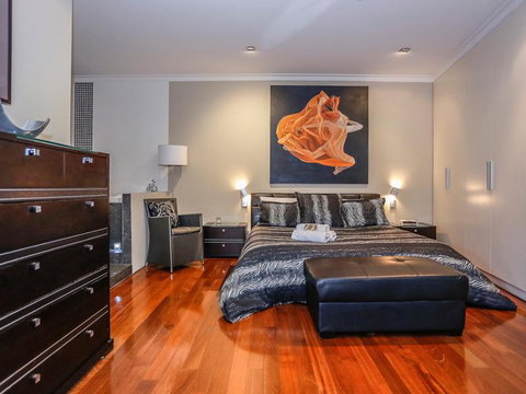 New York On King - Holiday Sunshine Coast 5