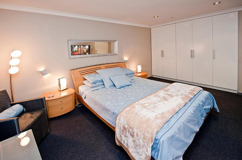 New York On King - Holiday Sunshine Coast 2