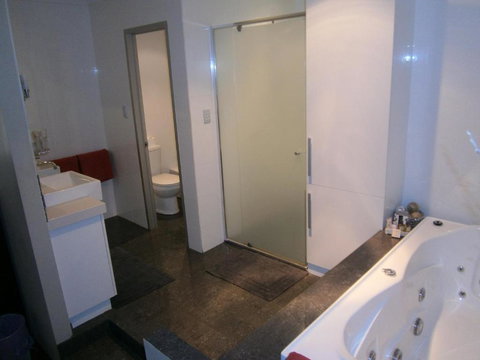 New York On King - Holiday Sunshine Coast 6