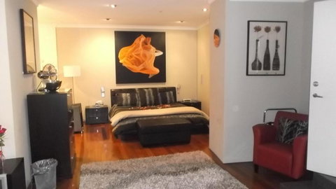 New York On King - Holiday Sunshine Coast 1