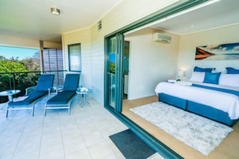 Loka Santi - Sunshine Coast Tourism 0