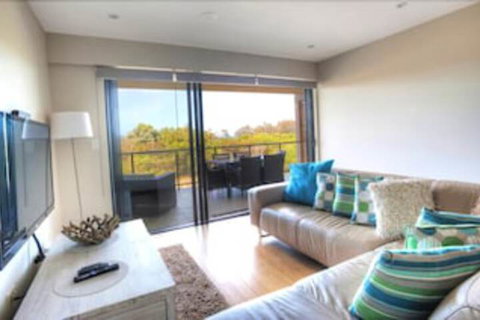 Loka Santi - Sunshine Coast Tourism 6