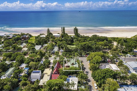 A PERFECT STAY - Byron Blisshouses - Holiday Sunshine Coast 1
