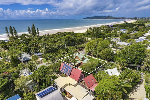 A PERFECT STAY - Byron Blisshouses - Holiday Sunshine Coast 0
