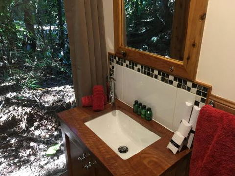 Figtree Getaway - Holiday Sunshine Coast 5