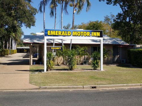Overflow Motor Inn - Sunshine Coast Tourism 0