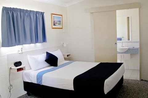 Overflow Motor Inn - Sunshine Coast Tourism 3